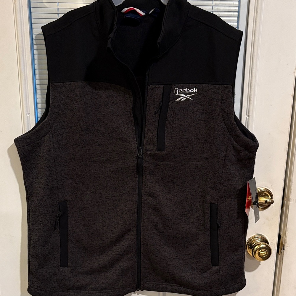 Reebok Men's Charcoal and Black Vest size XL